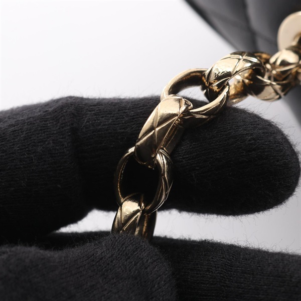 シャネル(CHANEL)シャネル ダイアナフラップ マトラッセ ショルダー