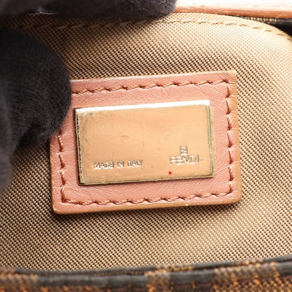 フェンディ(FENDI)フェンディ シェフバッグ ズッカ ショルダーバッグ