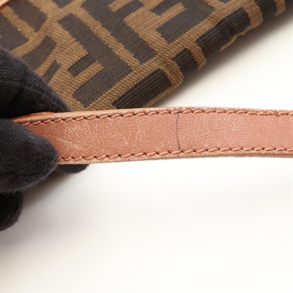 フェンディ(FENDI)フェンディ シェフバッグ ズッカ ショルダーバッグ