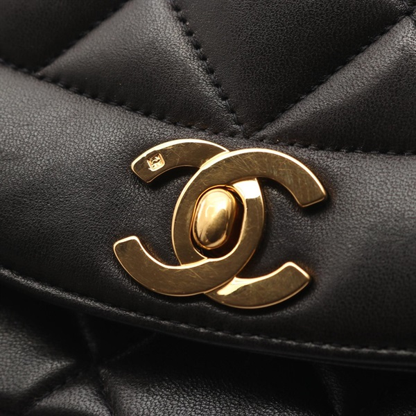 シャネル(CHANEL)シャネル マトラッセ ダイアナフラップ ショルダー