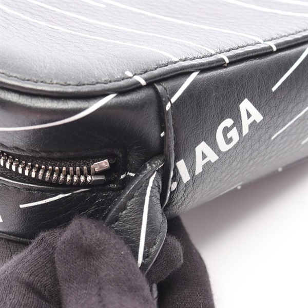 バレンシアガ(BALENCIAGA)バレンシアガ EVERYDAY CAMERA BAG S