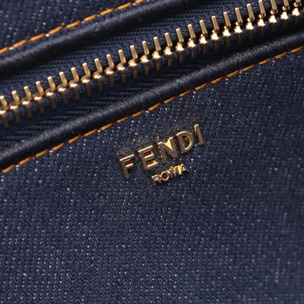 フェンディ(FENDI)フェンディ ロール ミディアム リバーシブル トート