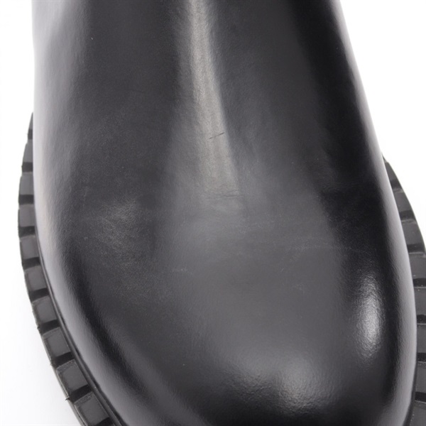 プラダ(PRADA)プラダ 三角プレート ショート ブーツ 靴 レディース