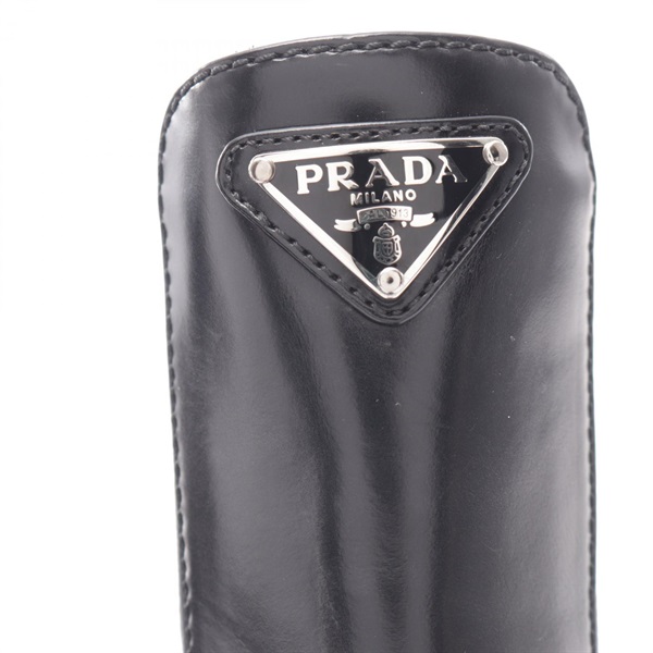 プラダ(PRADA)プラダ 三角プレート ショート ブーツ 靴 レディース