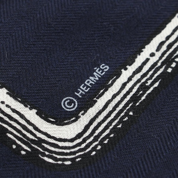 エルメス HERMES カレジェアン カレ140 Inventaire Poetique pour un Conte Sellier スカーフ 衣料品 シルク カシミヤ シルク レディース ネイビー系 / ホワイト系 / ブラック系 【中古】 エルメス(HERMES)エルメス カレジェアン カレ140 Inventaire Poetique