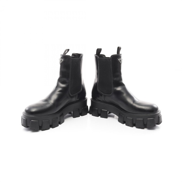 プラダ(PRADA)プラダ モノリス ブラッシュドレザー チェルシーブーツ