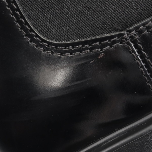 プラダ(PRADA)プラダ モノリス ブラッシュドレザー チェルシーブーツ