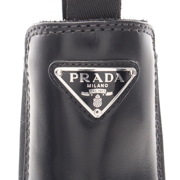 プラダ(PRADA)プラダ モノリス ブラッシュドレザー チェルシーブーツ