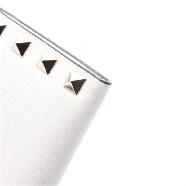 美品✨　ヴァレンティノガラヴァーニ　折り財布　正規品　ロックスタッズ　レザー ヴァレンティノ・ガラヴァーニ(Valentino Garavani