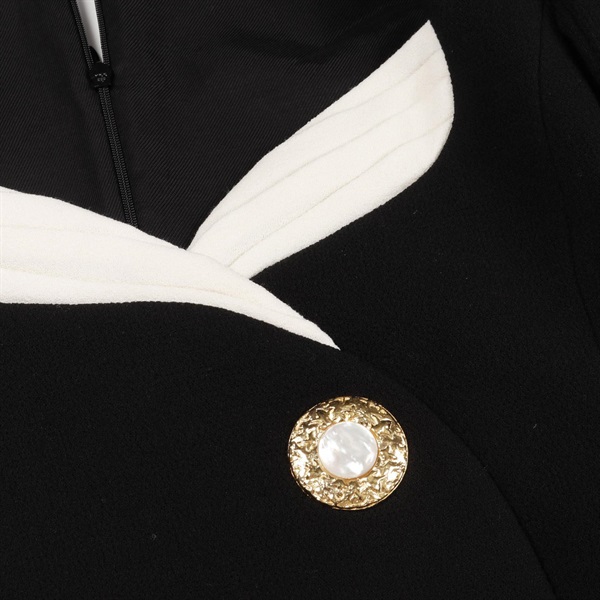 美品　BALMAIN バルマン　エンブレムボタン　ニット　タイトワンピース 美品 BALMAIN バルマン エンブレムボタン ニット タイト