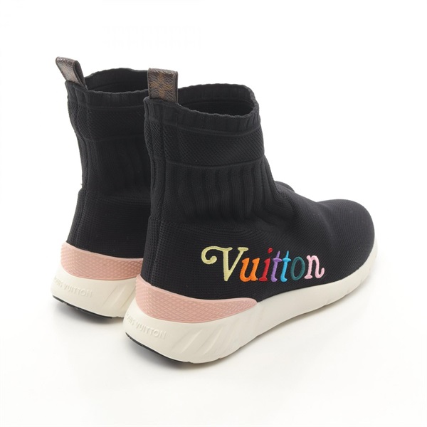 ルイヴィトンの靴 ルイ・ヴィトン、モノグラム・パターン際立つメンズスニーカーや