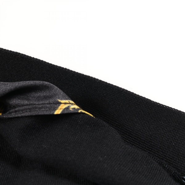 【極美品】 ヴェルサーチ VERSACE メデューサ 金ボタン カーディガン VERSACE(ヴェルサーチェ) カーディガン(メンズ) - ブランド通販のBUYMA