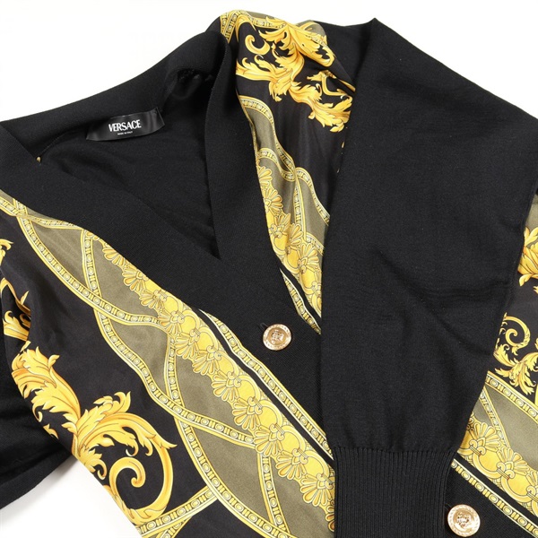 【極美品】 ヴェルサーチ VERSACE メデューサ 金ボタン カーディガン ヴェルサーチ(VERSACE)ヴェルサーチ メデューサボタン カーディガン