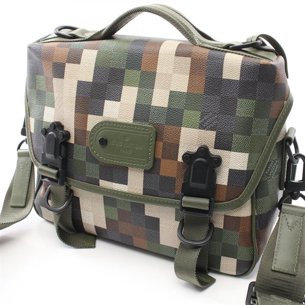 ルイ・ヴィトン(LOUIS VUITTON)ルイ・ヴィトン トレイル