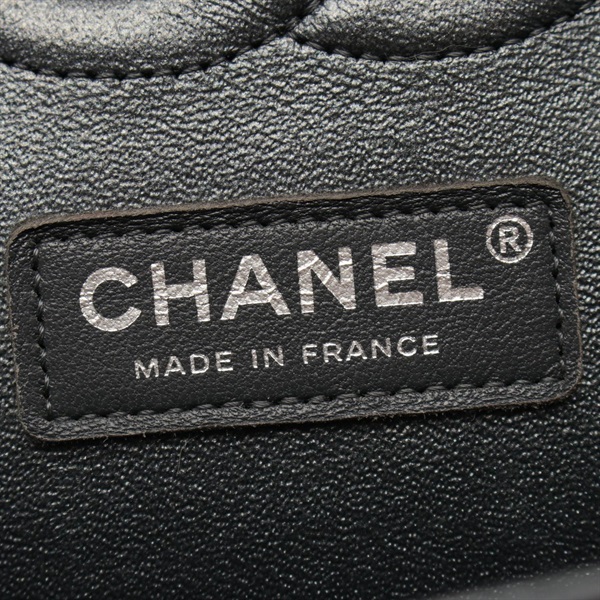 シャネル(CHANEL)シャネル シェブロン Vステッチ Wフラップ ショルダー