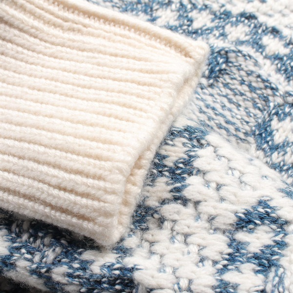 限定値下　シャネル　ニット CHANEL(シャネル) ココマーク ラインストーン ロゴプレート スター