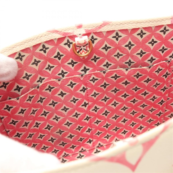 ルイ・ヴィトン(LOUIS VUITTON)ルイ・ヴィトン オンザゴー PM LV