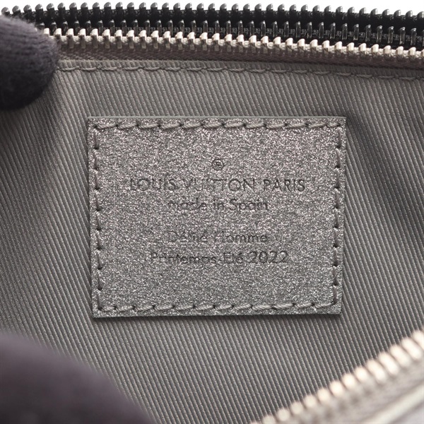 ルイ・ヴィトン(LOUIS VUITTON)ルイ・ヴィトン トリオポーチNM