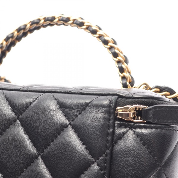 CHANEL マトラッセ　ショルダーバッグ シャネル(CHANEL)シャネル マトラッセ ショルダーバッグ バッグ