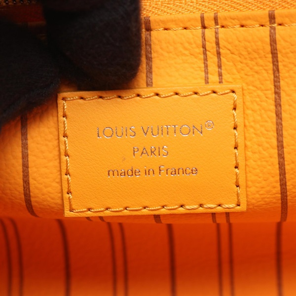 ルイ・ヴィトン(LOUIS VUITTON)ルイ・ヴィトン ドップキット LVカラー