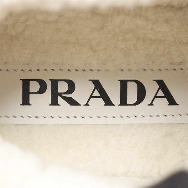 プラダ(PRADA)プラダ トライアングルロゴ ボア スニーカー 靴