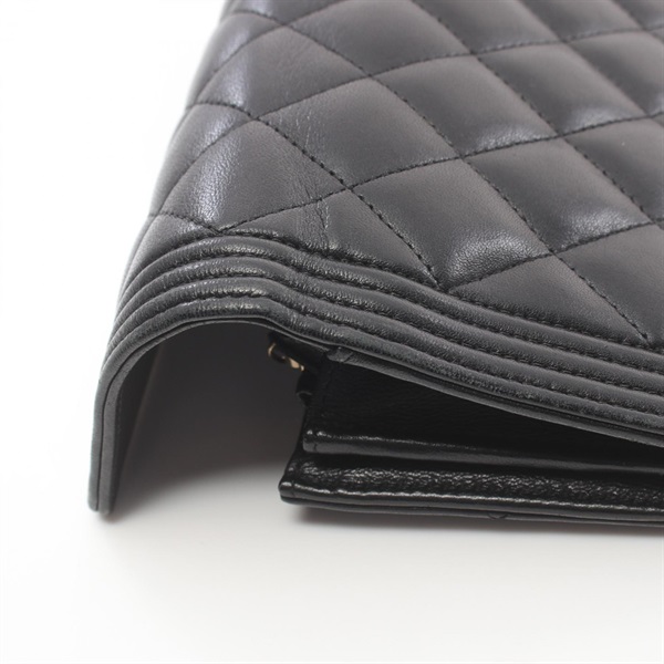 シャネル(CHANEL)シャネル ボーイシャネル マトラッセ 二つ折り長財布