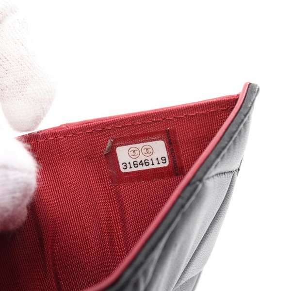 シャネル(CHANEL)シャネル シャネル19 マトラッセ 三つ折り財布 財布