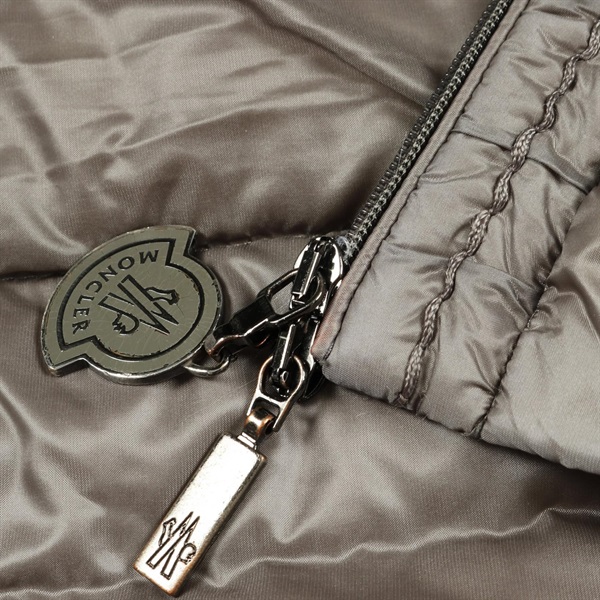 モンクレール(MONCLER)モンクレール VANNEAU ダウンジャケット 衣料品