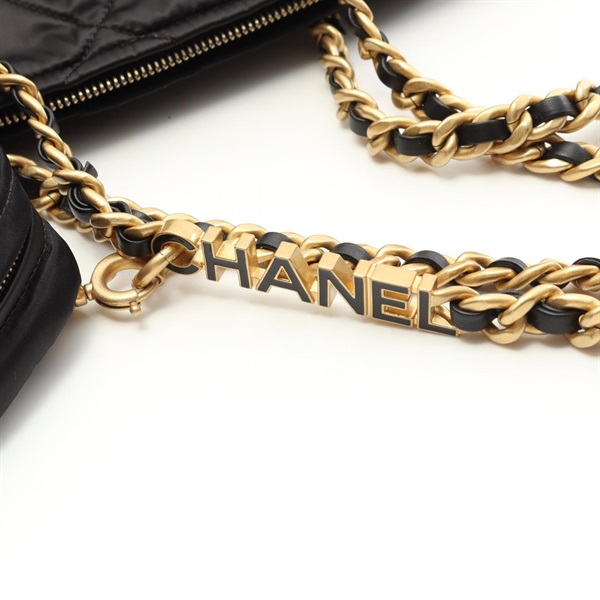 シャネル(CHANEL)シャネル マトラッセ ラージボーリングバッグ