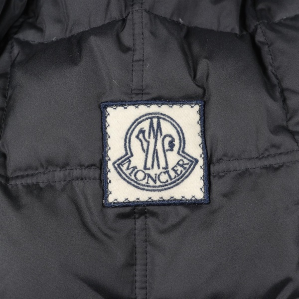 モンクレールガムブルー(MONCLER GAMME BLEU)モンクレールガムブルー