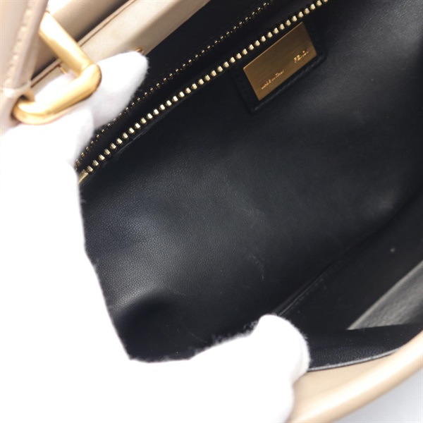 フェンディ(FENDI)フェンディ ピーカブー レギュラー ハンドバッグ フェンディ(FENDI)フェンディ ピーカブー レギュラー ハンドバッグ