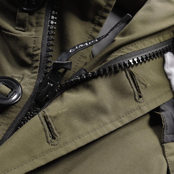 カナダグース(CANADA GOOSE)カナダグース ラッセルパーカー ダウン  