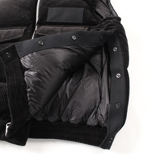 サカイ(Sacai)サカイ Corduroy Puffer Vest ダウンベスト 衣料品
