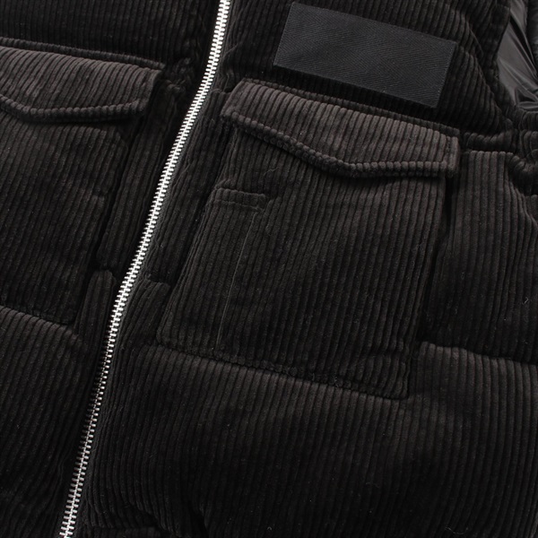 サカイ(Sacai)サカイ Corduroy Puffer Vest ダウンベスト 衣料品