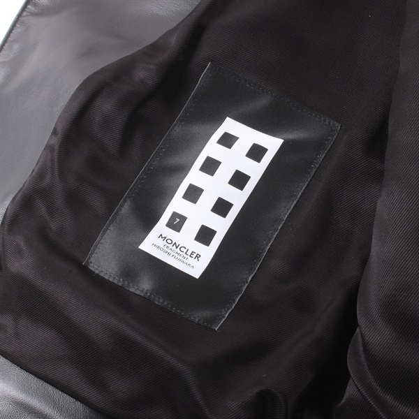 ☆新品同様☆MONCLER GENIUS ネックストラップ ロゴ 黒ｘ白 ☆新品同様☆MONCLER GENIUS ネックストラップ ロゴ 黒x白