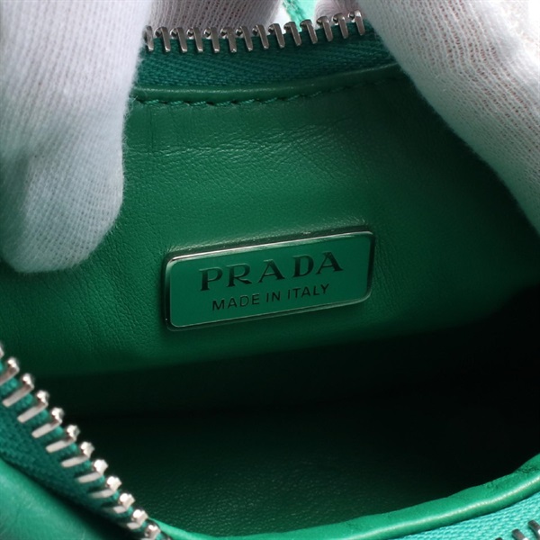 プラダ(PRADA)プラダ Re-Edition 2005 チェーンショルダーバッグ