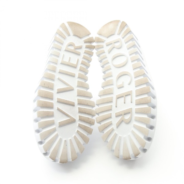 ロジェ ヴィヴィエ(Roger Vivier)ロジェ ヴィヴィエ Viv' Go-Thick