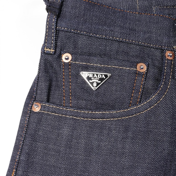 プラダ(PRADA)プラダ セルビッジ トライアングルロゴ デニムパンツ