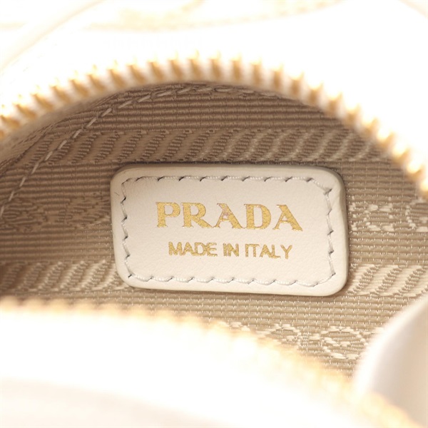プラダ(PRADA)プラダ サフィアーノ トライアングル ミニポーチ