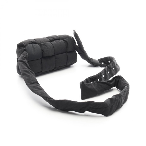 ボッテガヴェネタ(BOTTEGA VENETA)ボッテガヴェネタ PADDED CASSETTE
