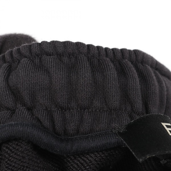 フェンディ(FENDI)フェンディ FFロゴ サイドライン ショート トラック