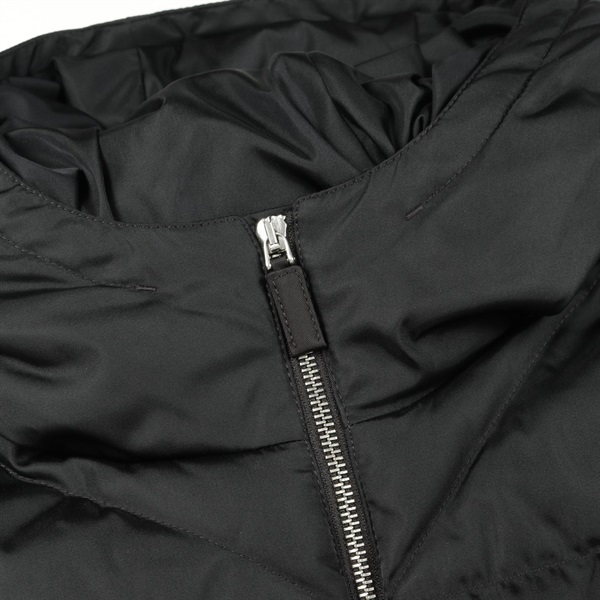 プラダ(PRADA)プラダ Re-Nylon ダウンベスト 衣料品 アウター メンズ
