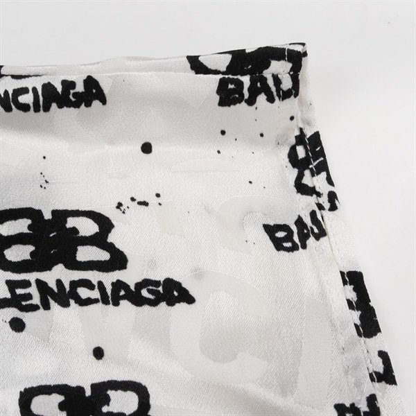 バレンシアガ(BALENCIAGA)バレンシアガ BBロゴ総柄 ワンピース 衣料品