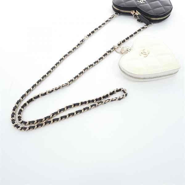 シャネル AP3295 ショルダーバッグ CHANEL(シャネル) ショルダーバッグ - AP3295 黒 ハート⁄ゴールド金具